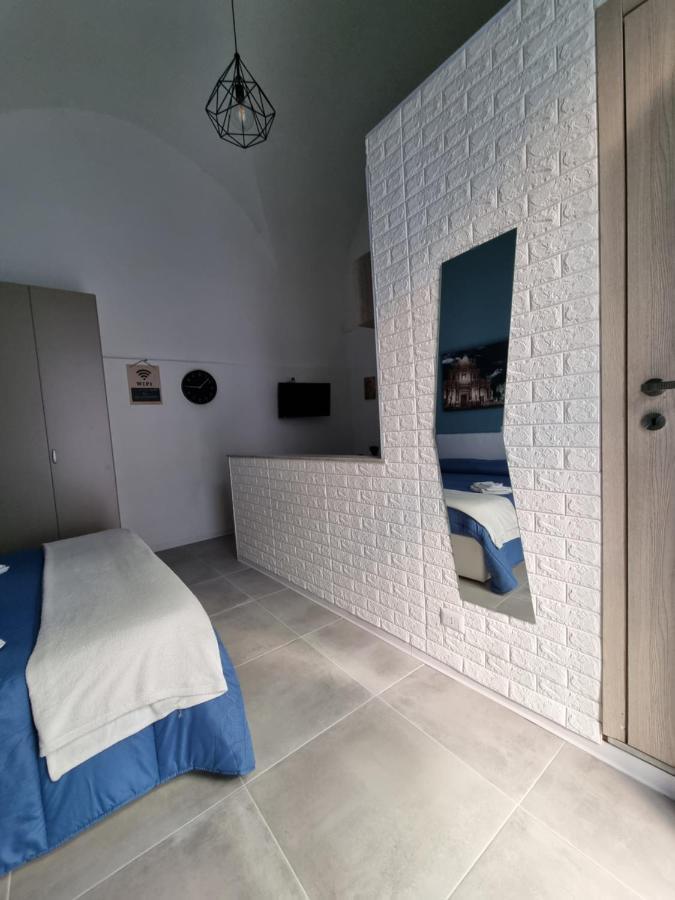 Il vicolo home Aeroporto di Catania Fontana Rossa Esterno foto