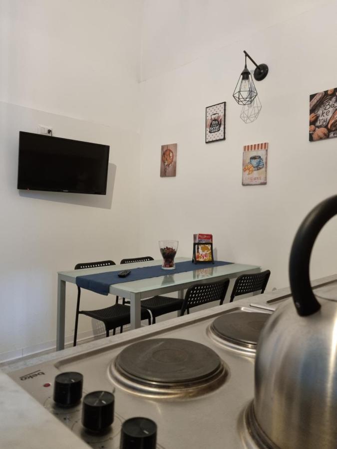 Il vicolo home Aeroporto di Catania Fontana Rossa Esterno foto