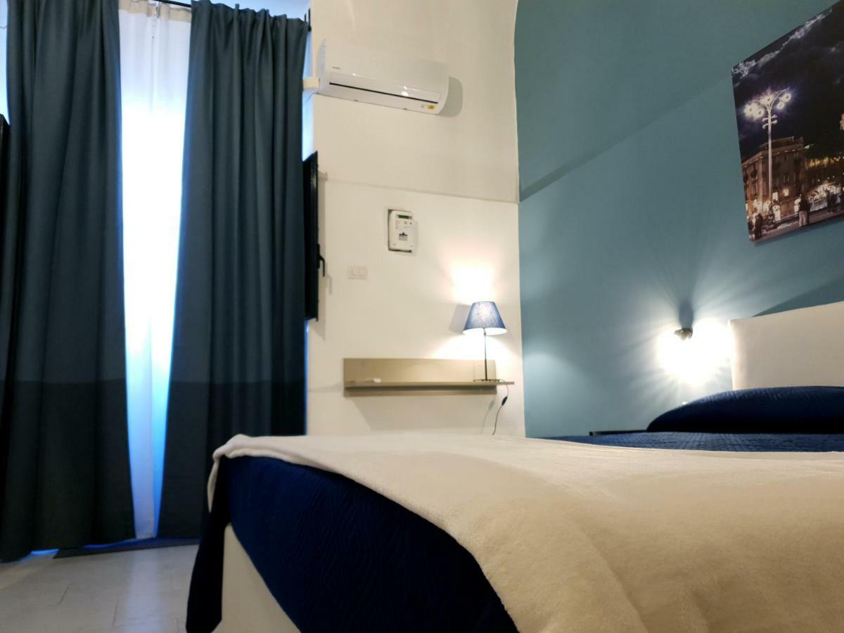 Il vicolo home Aeroporto di Catania Fontana Rossa Esterno foto