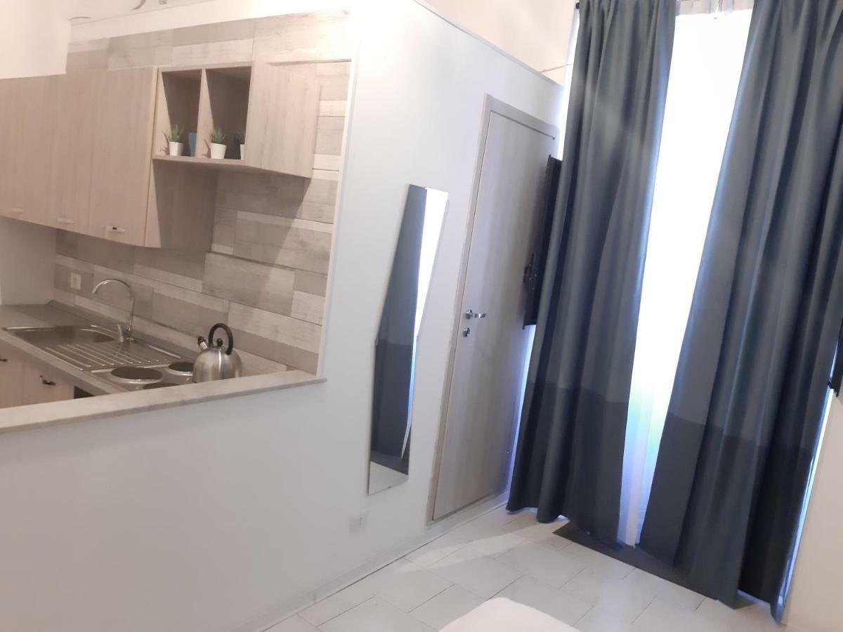 Il vicolo home Aeroporto di Catania Fontana Rossa Esterno foto